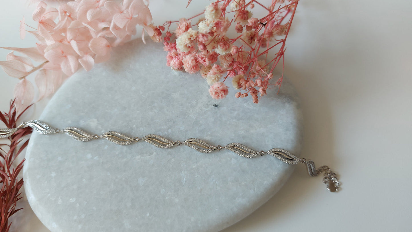 Silver Shiny Leaves Bracelet - Amona Jewellery