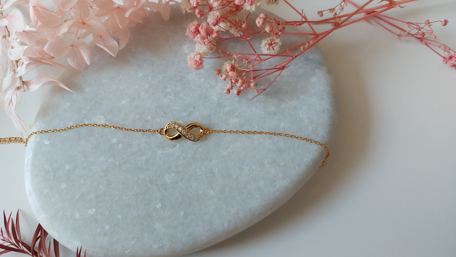 Infinity Zirconia Bracelet - Amona Jewellery