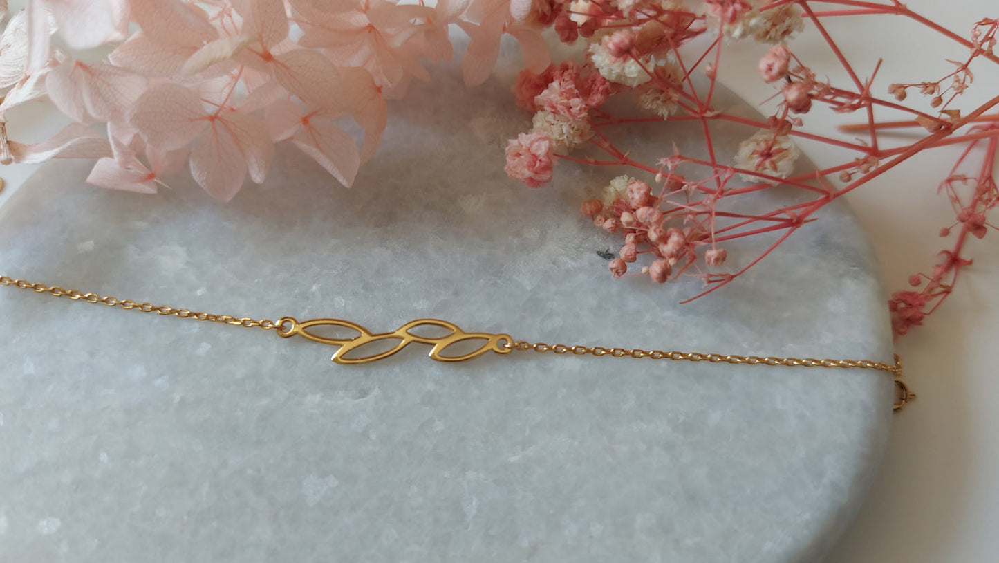 Gold Leaves of Elegance Bracelet - Amona Jewelry