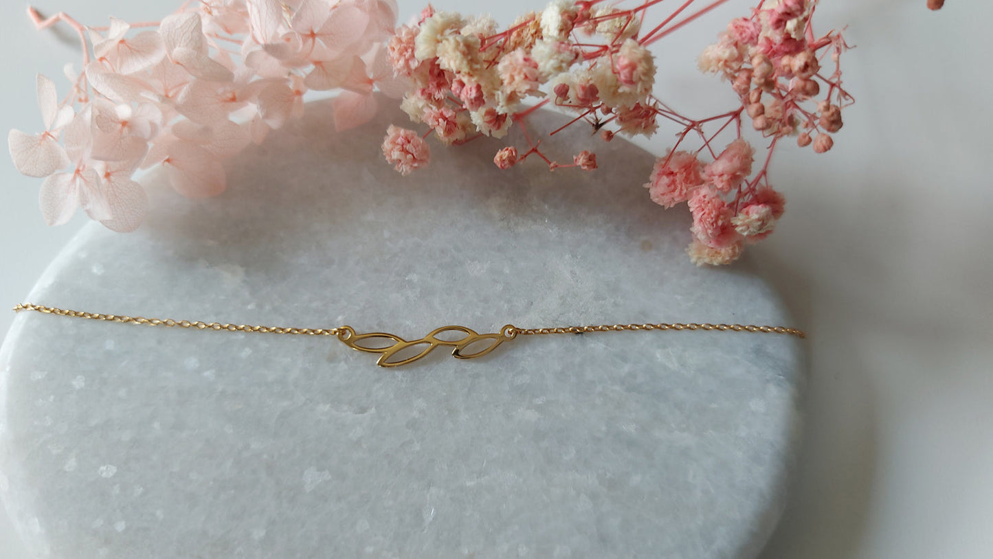 Gold Leaves of Elegance Necklace - Amona Jewelry