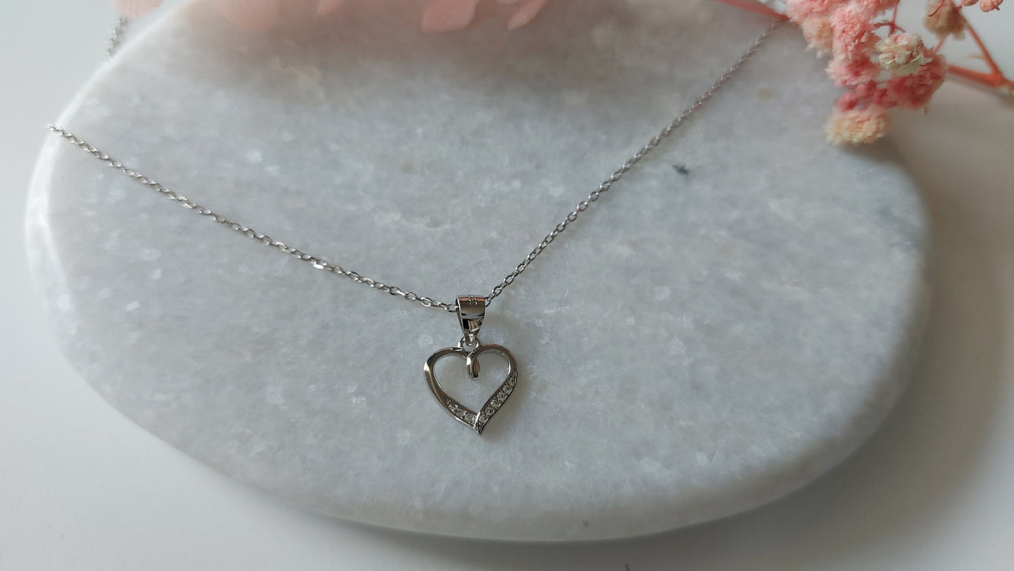 Heart Shaped Silver Necklace With Rhodium Plating, Cubiz Zirconia - Amona Jewelry