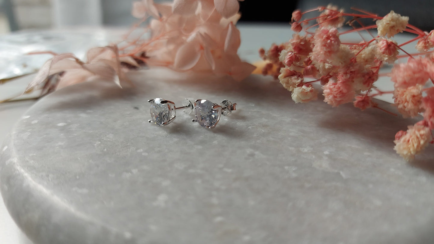 Round-Cut Clear Gemstone Stud Earrings - Silver - Amona Jewelry