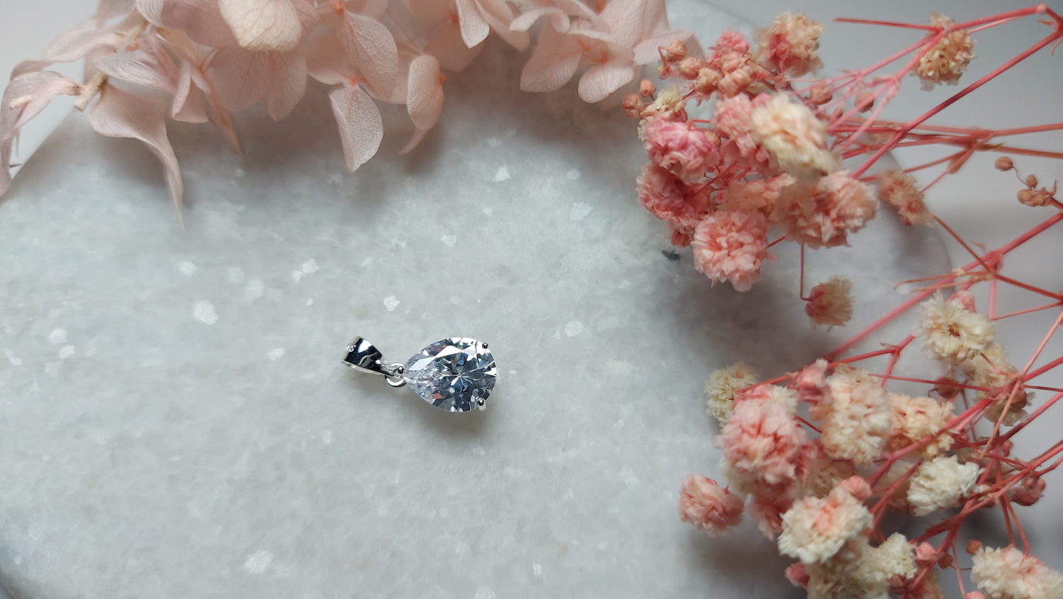 Pear Shaped Silver Pendant - Amona Jewellery