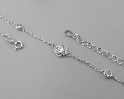 Silver Zirconia Flower Bracelet - Amona Jewelry
