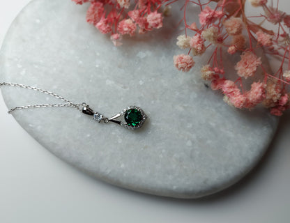 Silver Necklace with Emerald