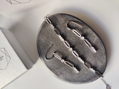 Paperclip Earrings with Zirconia - Amona Jewelry