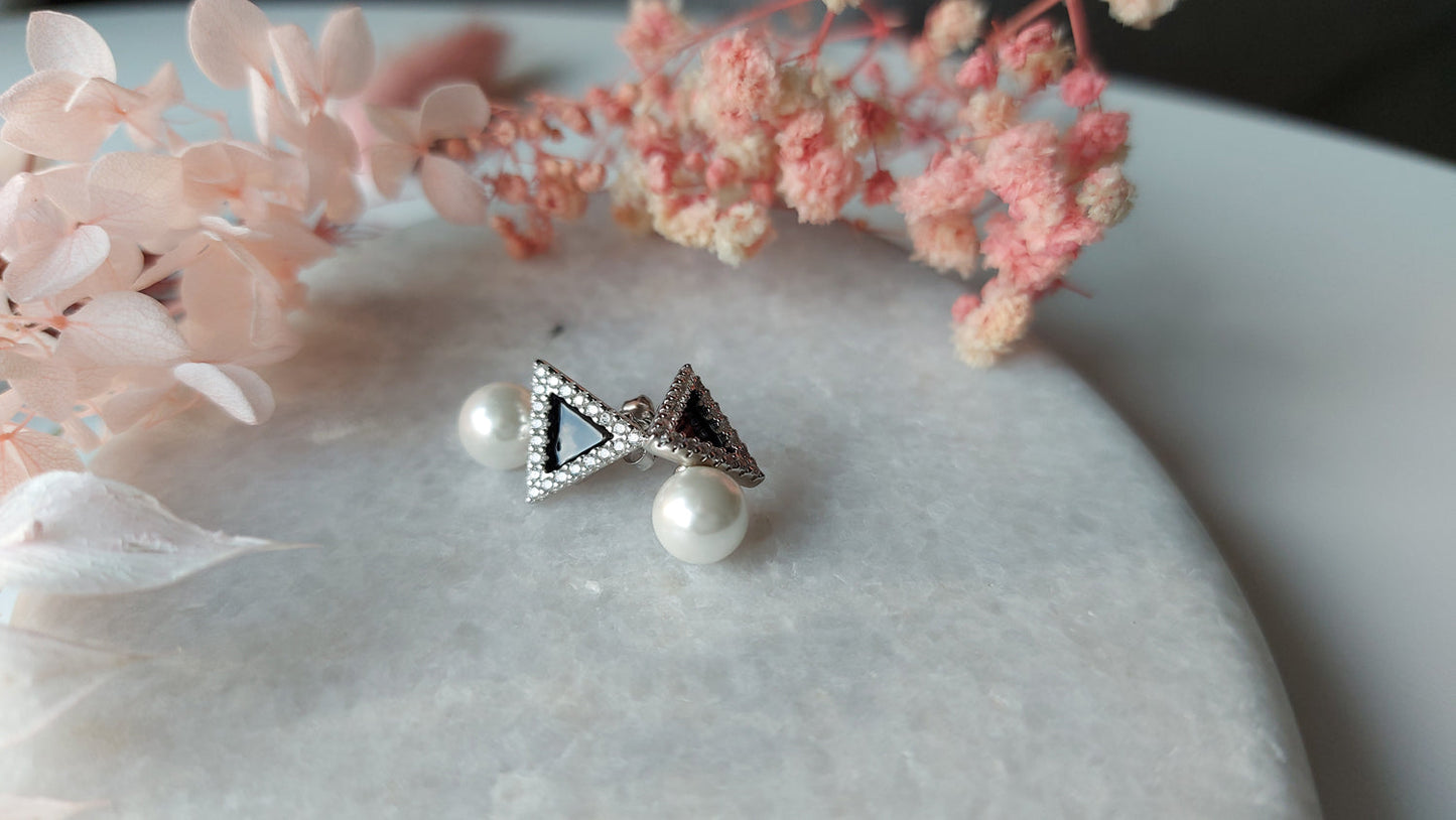 Stylish Geometric Pearl Stud Earrings